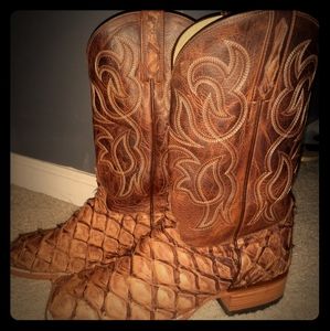 Cody James piraracu boots